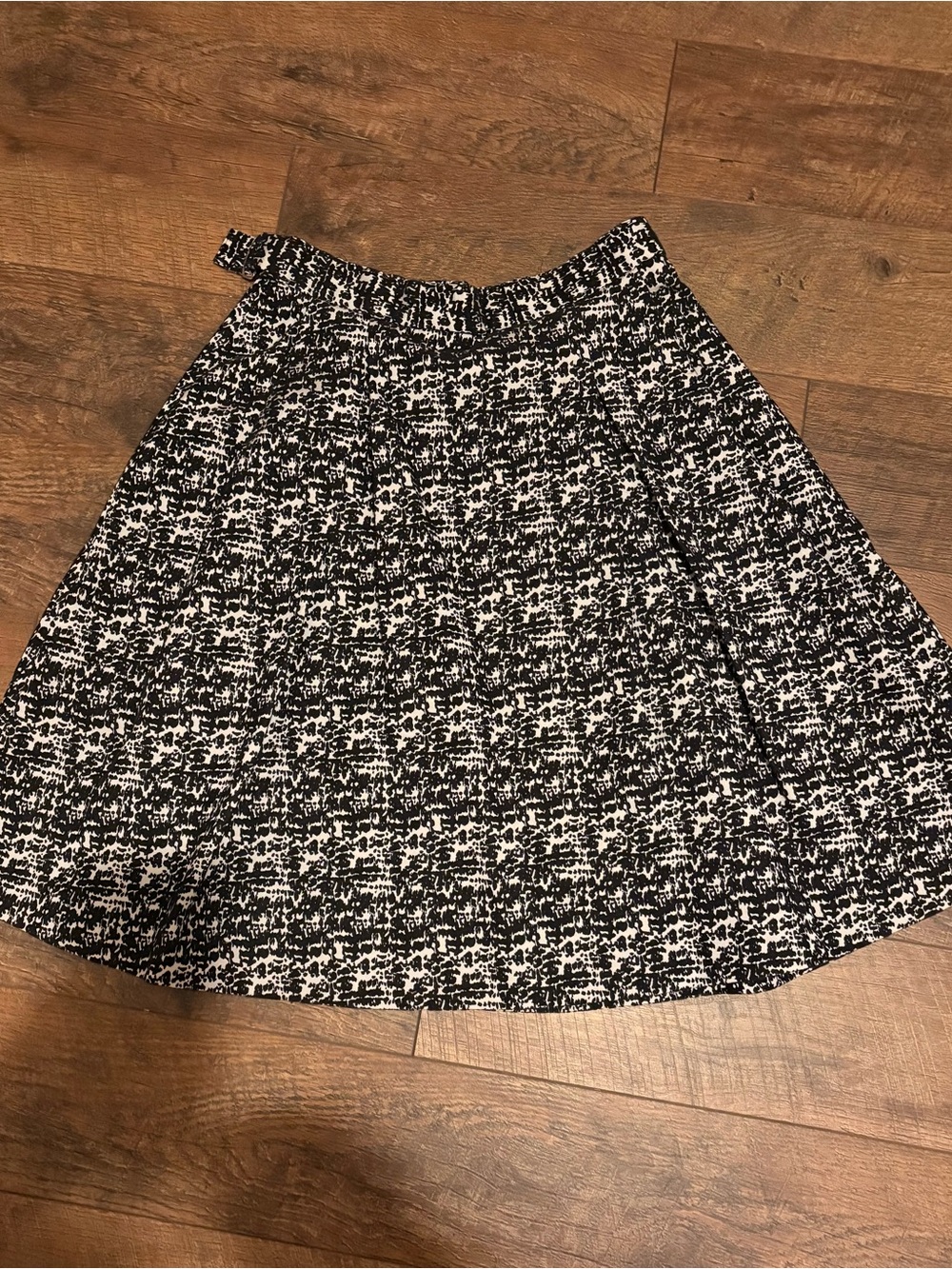 H&M Black and White Circle Skirt